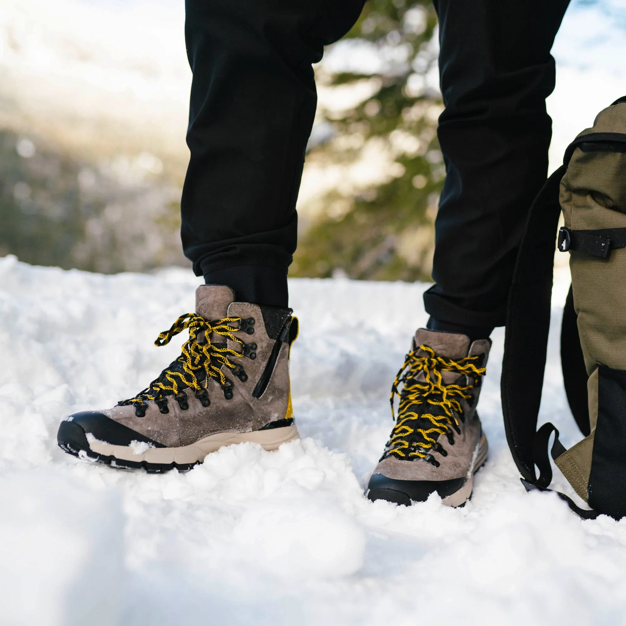 DANNER - Women's Arctic 600 Side-Zip Boot - Driftwood/Yellow Insulated 200G