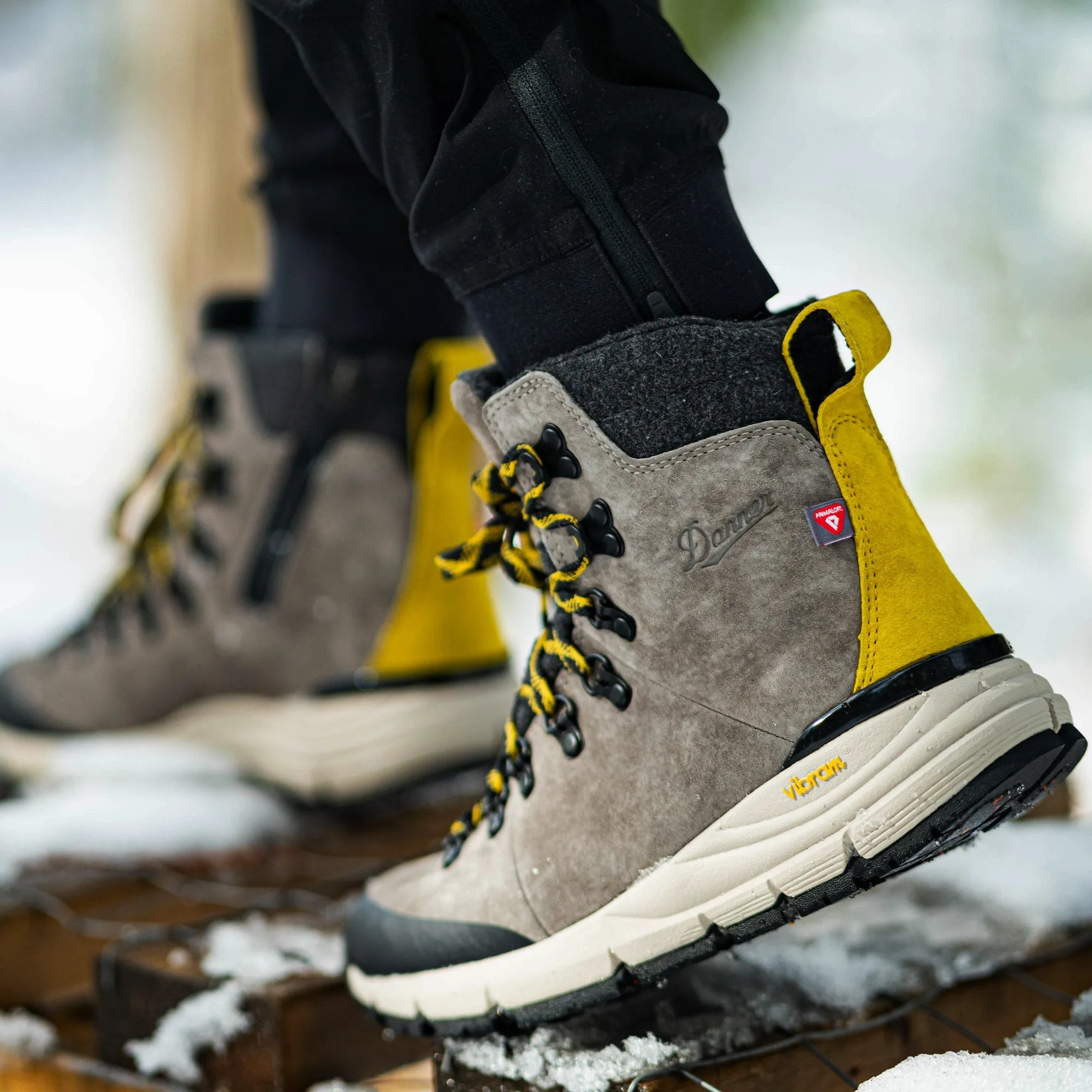 DANNER - Women's Arctic 600 Side-Zip Boot - Driftwood/Yellow Insulated 200G