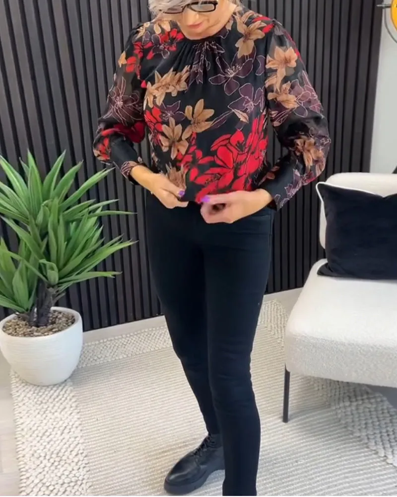 Elegant floral print crew neck pleated top