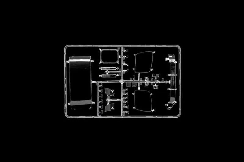 Italeri Model Cars 1/24 Mercedes-Benz MP4 Big Space Kit