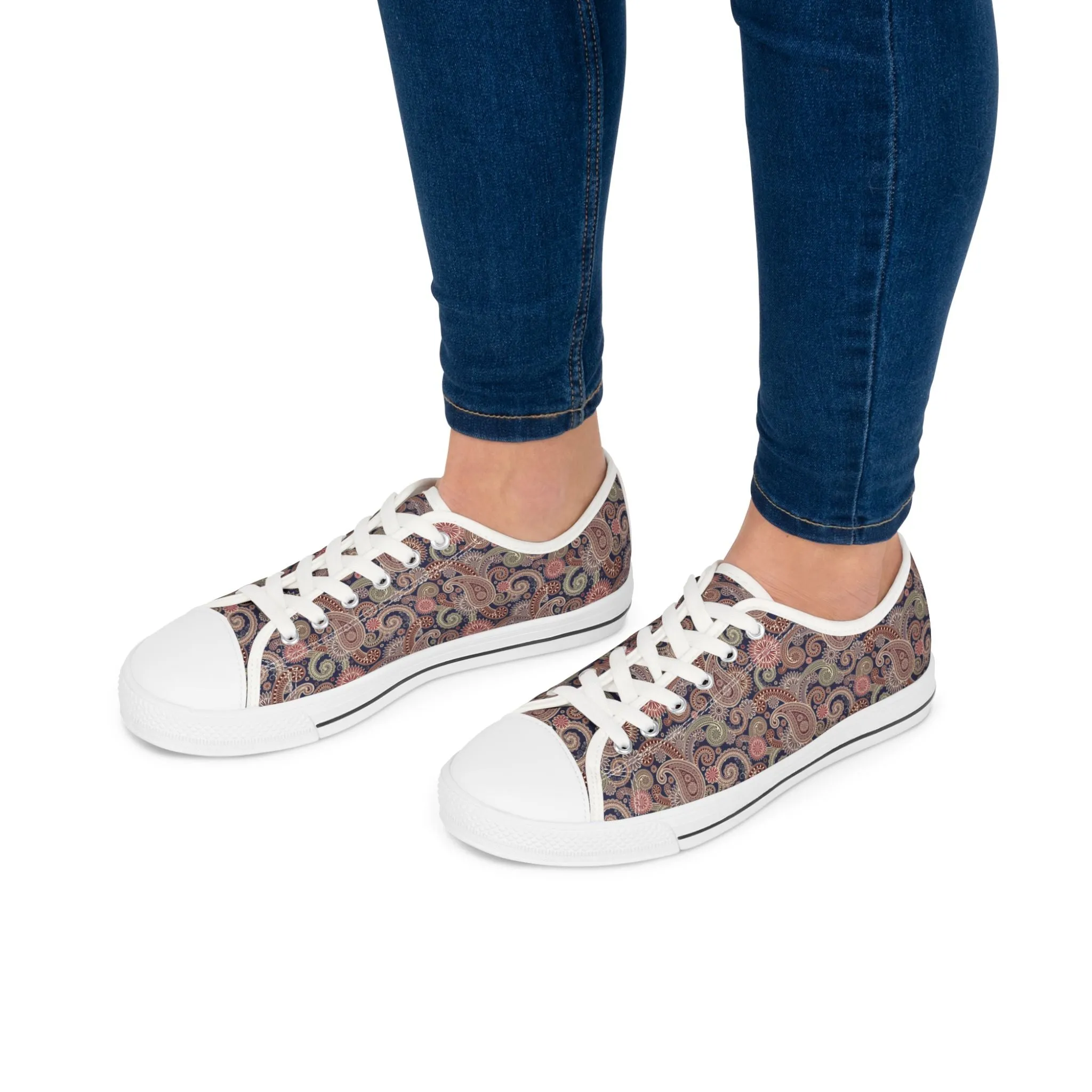 Paisley Dream – Stylische Damen Low Top Sneakers mit elegantem Schwarz-Weiß-Design
