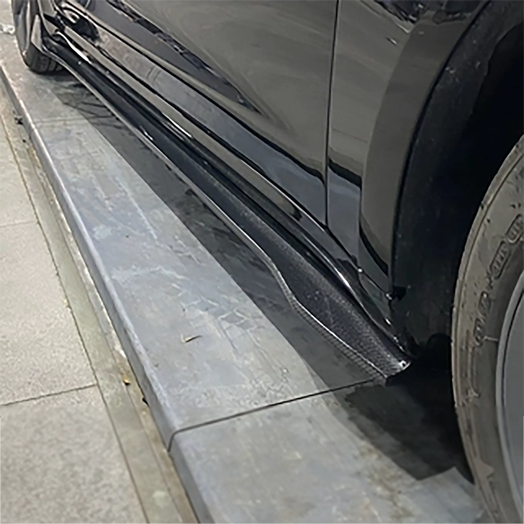 Real Carbon Fiber V-Style Side Skirts For Model 3 2017-2024